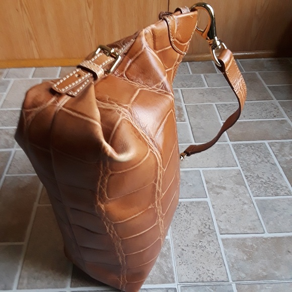 Dooney and bourke purse. - Picture 6 of 7